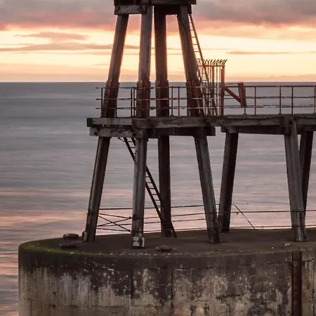 בית נופש Mariners Hall - Elegant Close To Town Centre וויטבי