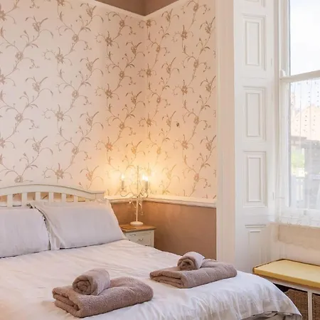 Mariners Hall - Elegant Close To Town Centre בית נופש וויטבי