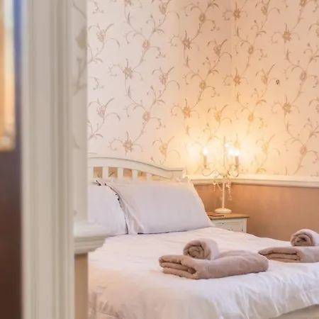 בית נופש Mariners Hall - Elegant Close To Town Centre *