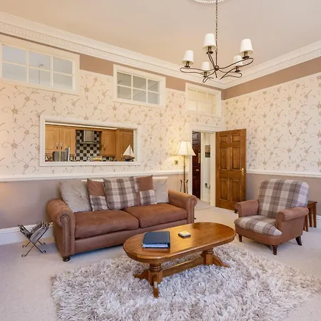 Mariners Hall - Elegant Close To Town Centre וויטבי