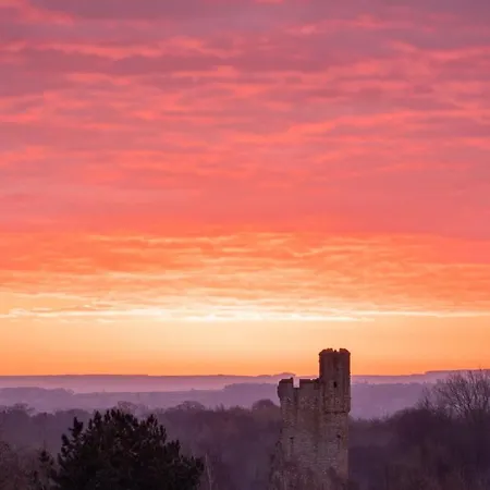 Mariners Hall - Elegant Close To Town Centre 度假居