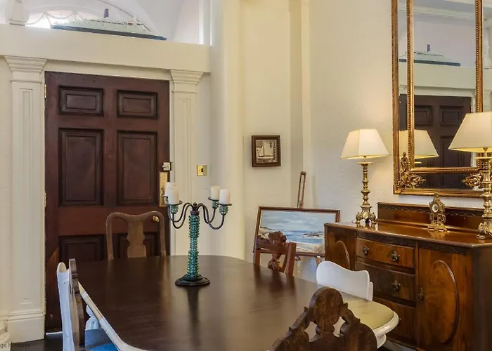 Casa de Férias Mariners Hall - Elegant Close To Town Centre