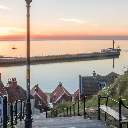 Feriehus Mariners Hall - Elegant Close To Town Centre Whitby