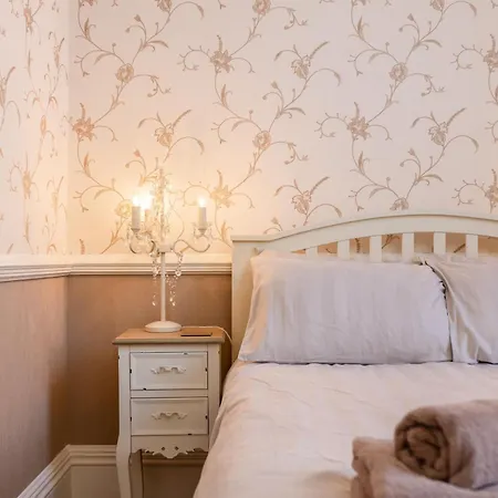 Mariners Hall - Elegant Close To Town Centre *